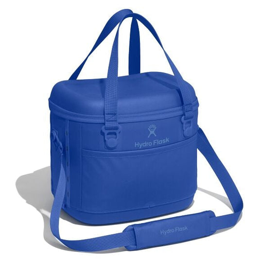 carryouttm-soft-cooler-15-l-p2 12pco382_carryout_cooler_15l_capri_blue_angled_1.jpg