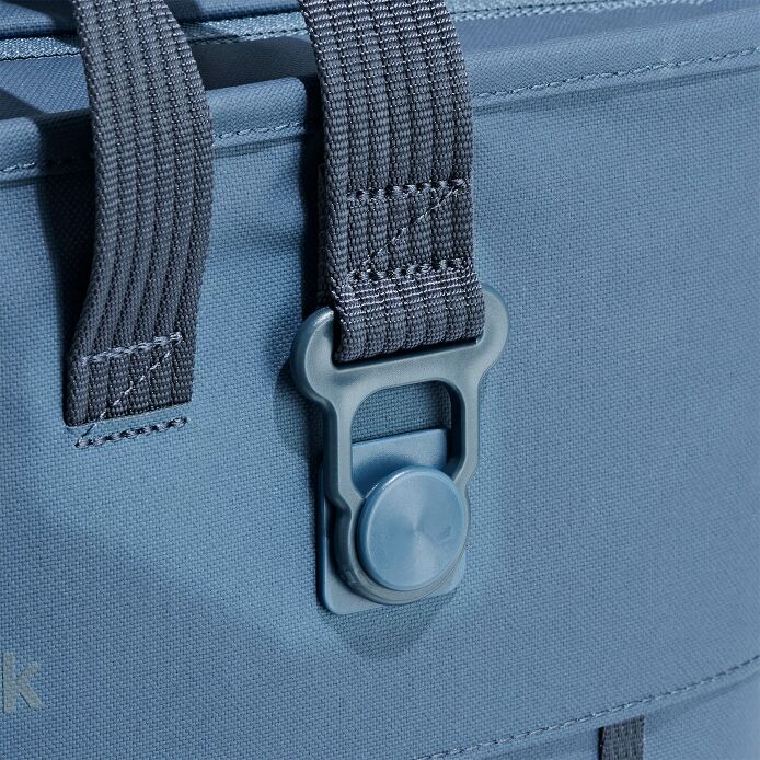carryouttm-soft-cooler-tote-10-l-g8 250815_hydro_cooler_details_14838_6_3.jpg