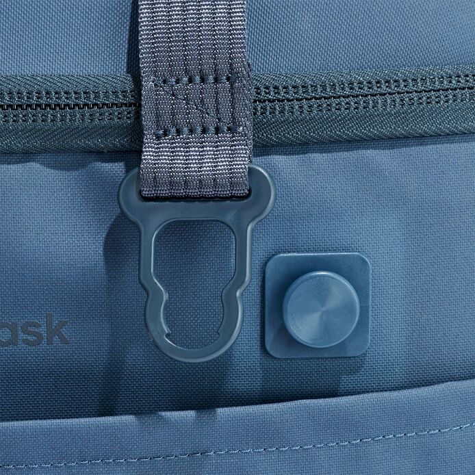 carryouttm-soft-cooler-10-l-t2 250815_hydro_cooler_details_14856_1_5.jpg