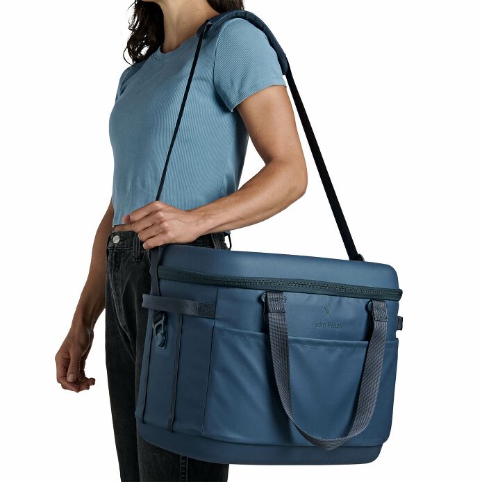 carryouttm-soft-cooler-30-l-r3 250815_hydro_s26_hb_14546_5.jpg