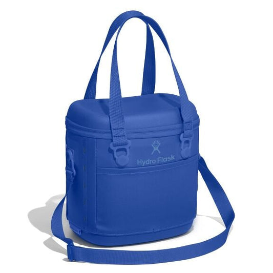 carryouttm-soft-cooler-10-l-t2 6pco382_carryout_cooler_10l_capri_blue_angled_1.jpg