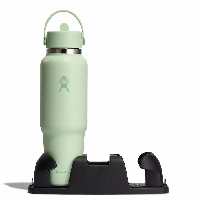 40-oz-travel-bottle-with-flex-straw-cap-z8 aloe-travel-bottle-in-cuplholder_3_3_1.jpg