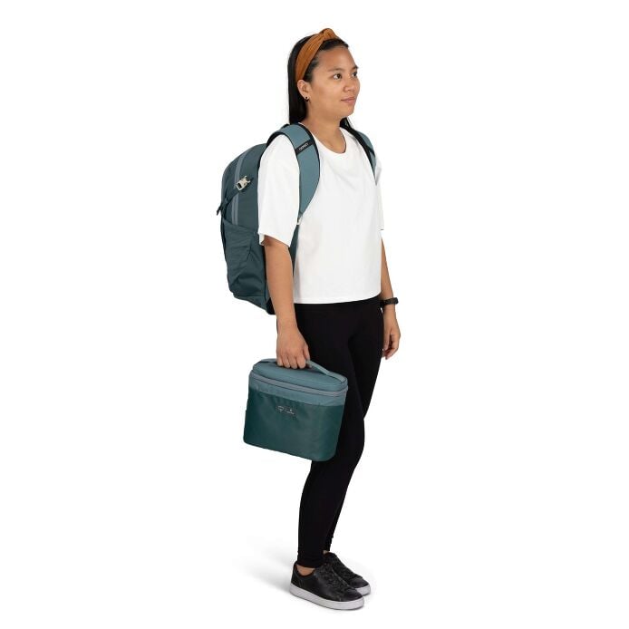 osprey-axis-x-hydro-flask-campus-essentials-bundle-u9 axisxhydroflask_s26_onbody1_cascadeblue_10007249_2.jpg