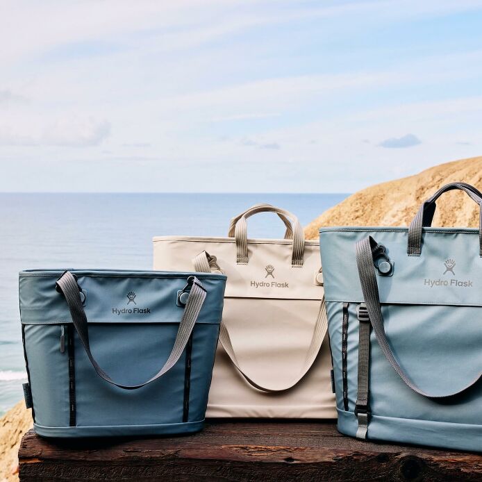 carryouttm-soft-cooler-tote-10-l-g8 hf_carryout_bouwer_d1_l1_torrey_pines_still_life_0055_4.jpg