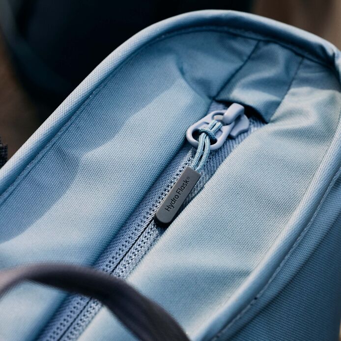 carryouttm-soft-cooler-tote-10-l-g8 hf_carryout_bouwer_d1_l1_torrey_pines_still_life_0112_4.jpg