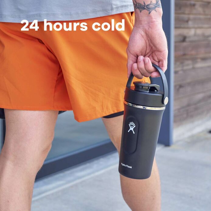 24-oz-insulated-shaker-bottle-i6 hydro_flask_ecomm_en_insulated_shaker_pt03_2000x2000px_4.jpg