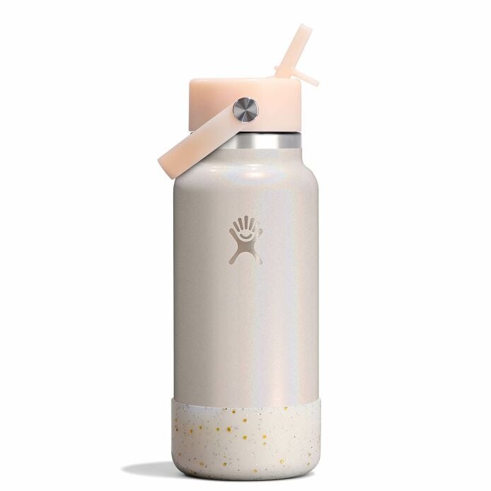 medium-boot-a1 le-f25w32-g-32-oz-wide-flex-straw-cap-glimmer-cream-straight-withboot_1_1_1.jpg