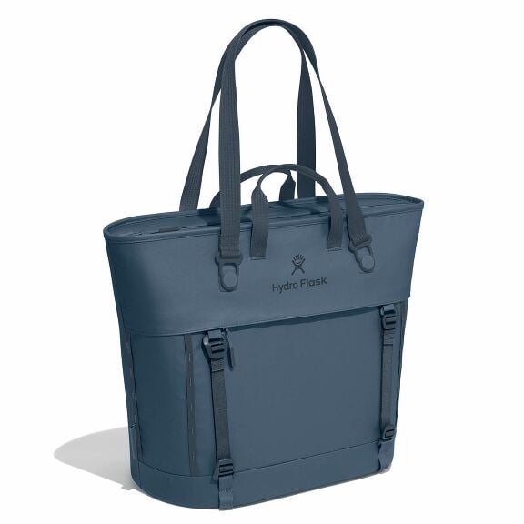 carryouttm-soft-cooler-tote-30-l-r5 maxiit384-carryout-tote-30l-harbor-blue-angled_1_1.jpg